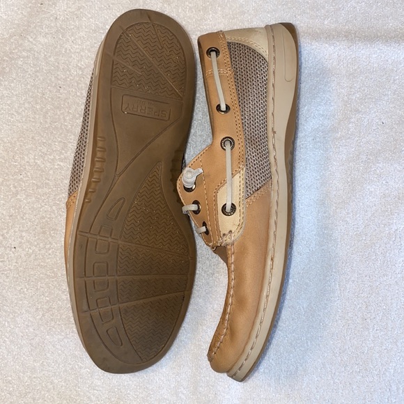 Women’s Sperry boat shoes - Picture 2 of 2